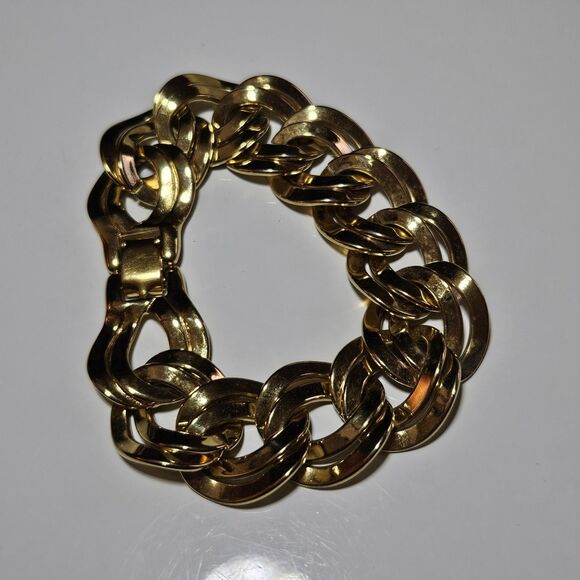 **Sale** VTG Monet Chain Bracelet Gold Tone Curb Link Classy Bold Statement 7.5" - Picture 13 of 16